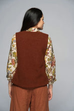 Load image into Gallery viewer, Muse Pull Over Vest