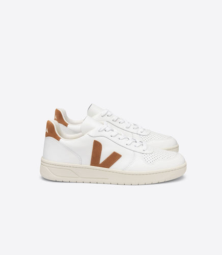 Veja V10 Leather in Extra White/Camel